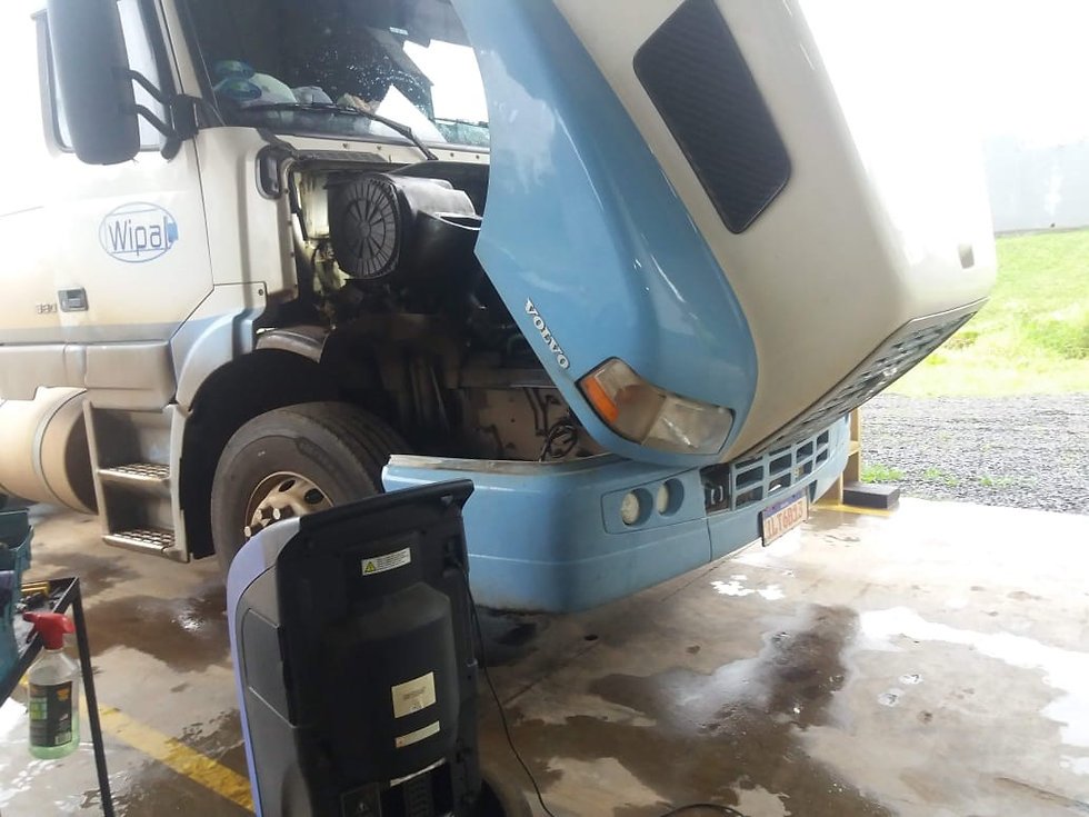Manutenção de ar condicionado de caminhão
